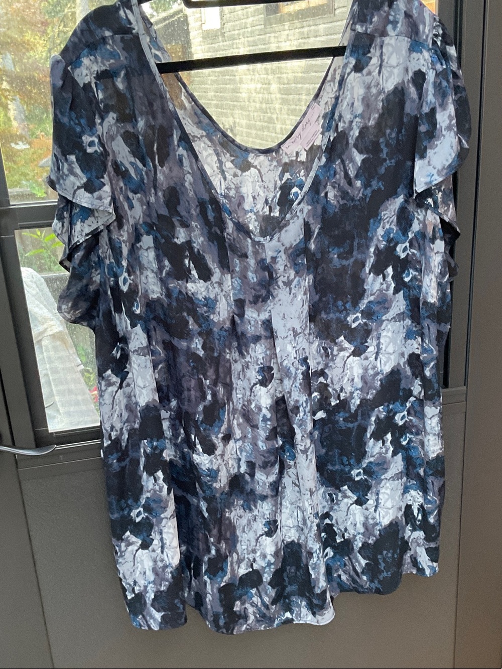 Penningtons Blue and Gray Marble Print Short Sleeve Tunic